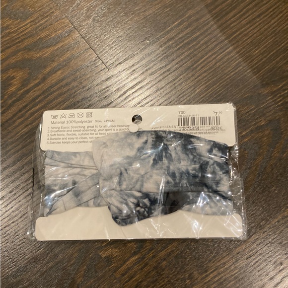 6 pc lot accessories - hair, sock, purse, tote bag, and face mask - Picture 6 of 10